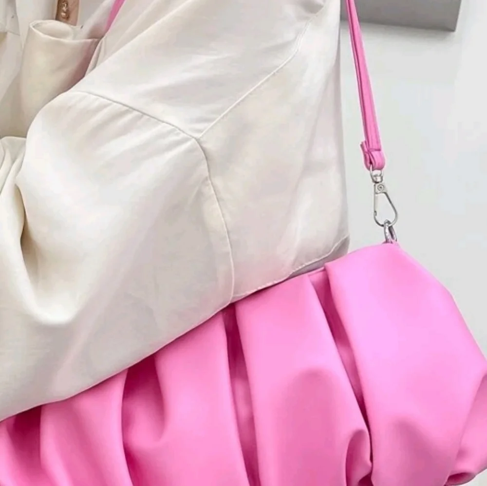 Small Pink Cloud Bag - Picture 6 of 6